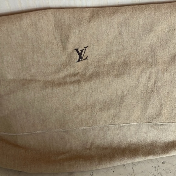 LOUIS VUITTON DOCUMENT/ IPAD HOLDER - Picture 6 of 7